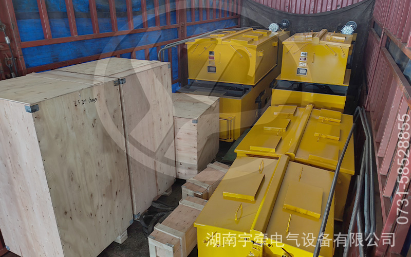 礦用蓄電池電機(jī)車出口海外 3.jpg